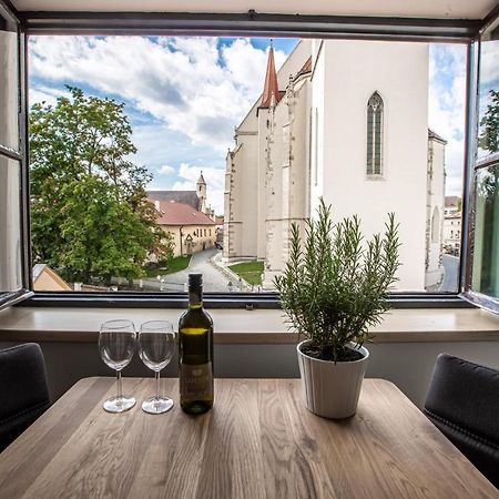 Apartmany Na Mikulasskem Namesti Зноймо Экстерьер фото