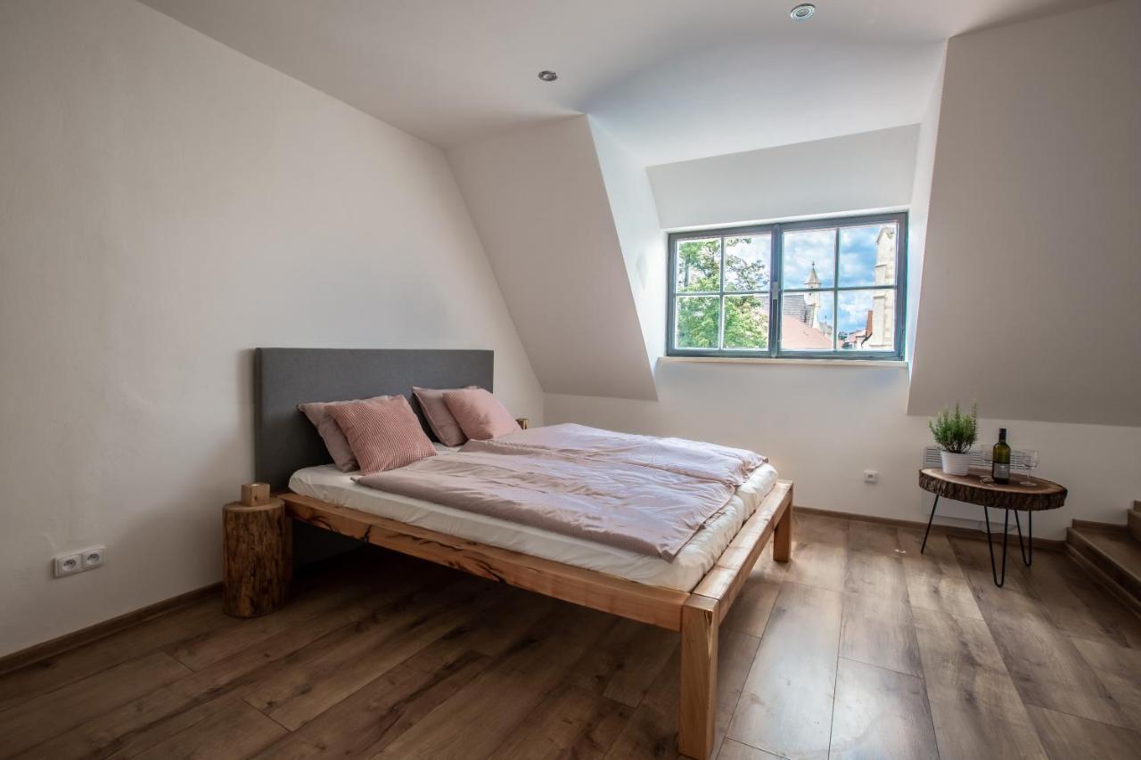 Apartmany Na Mikulasskem Namesti Зноймо Экстерьер фото